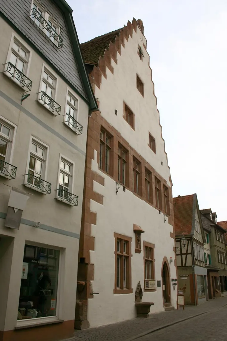 Historisches Rathaus, Sitz des Heuson-Museums